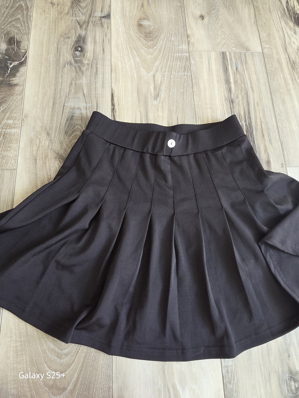 Black Pleated Women's Skirt - Classic Flared Design